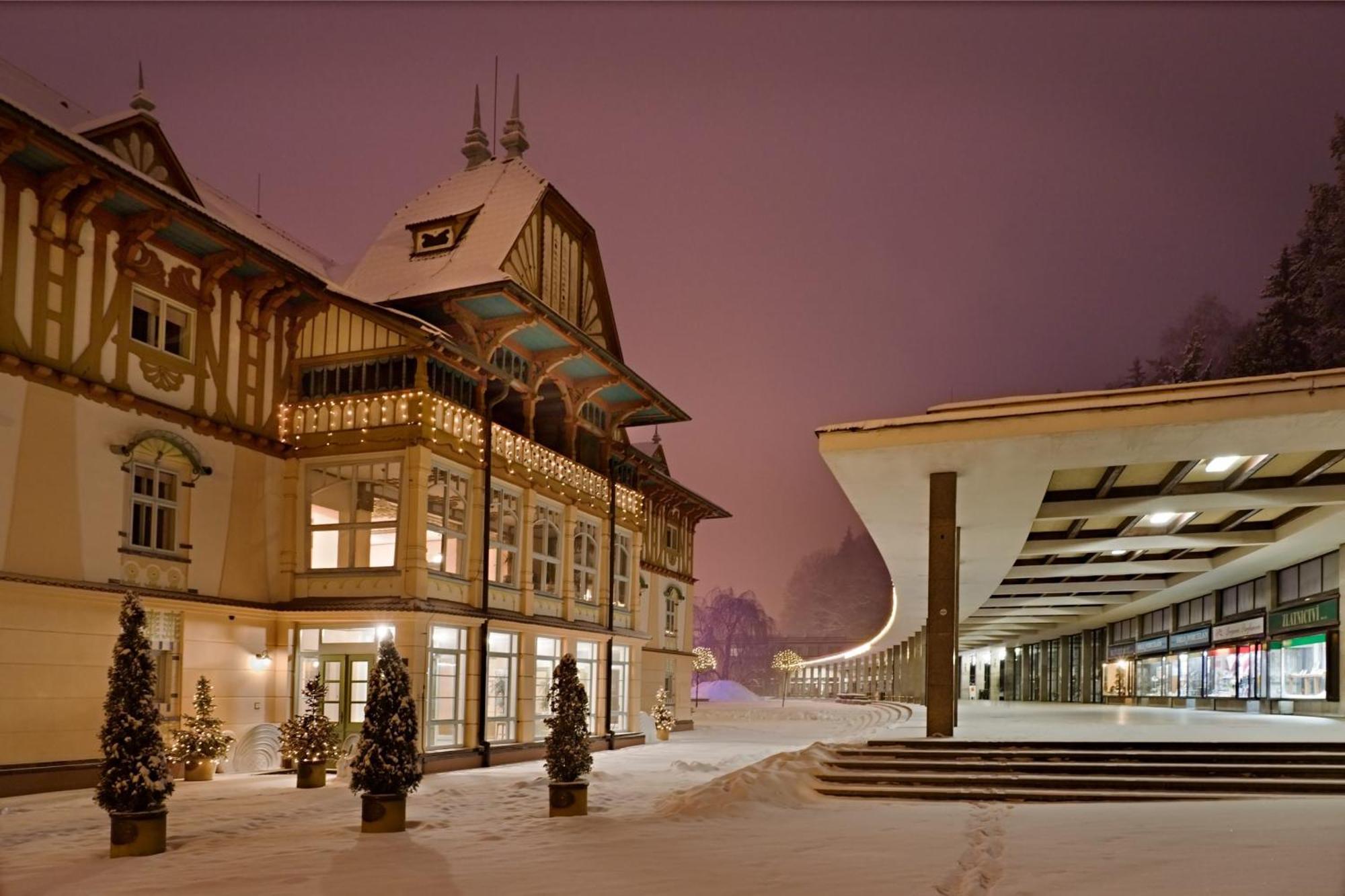 Kapsle Luhacovice Appartement Buitenkant foto