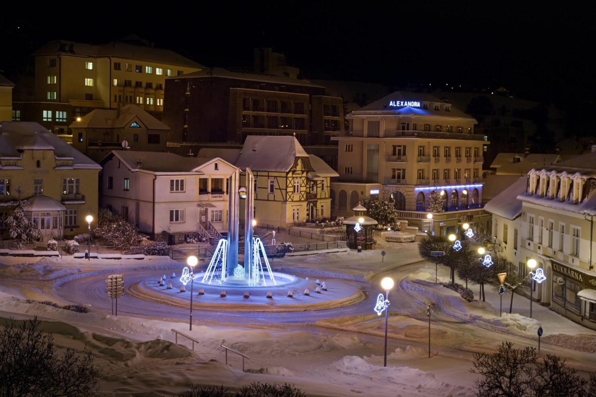 Kapsle Luhacovice Appartement Buitenkant foto
